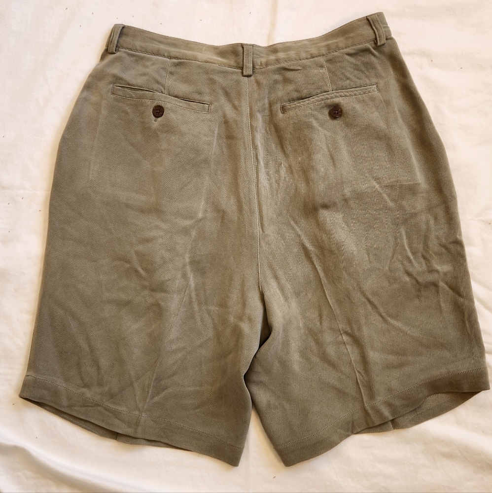 Tommy Bahama men's silk olive shorts size 34 - Picture 2 of 5